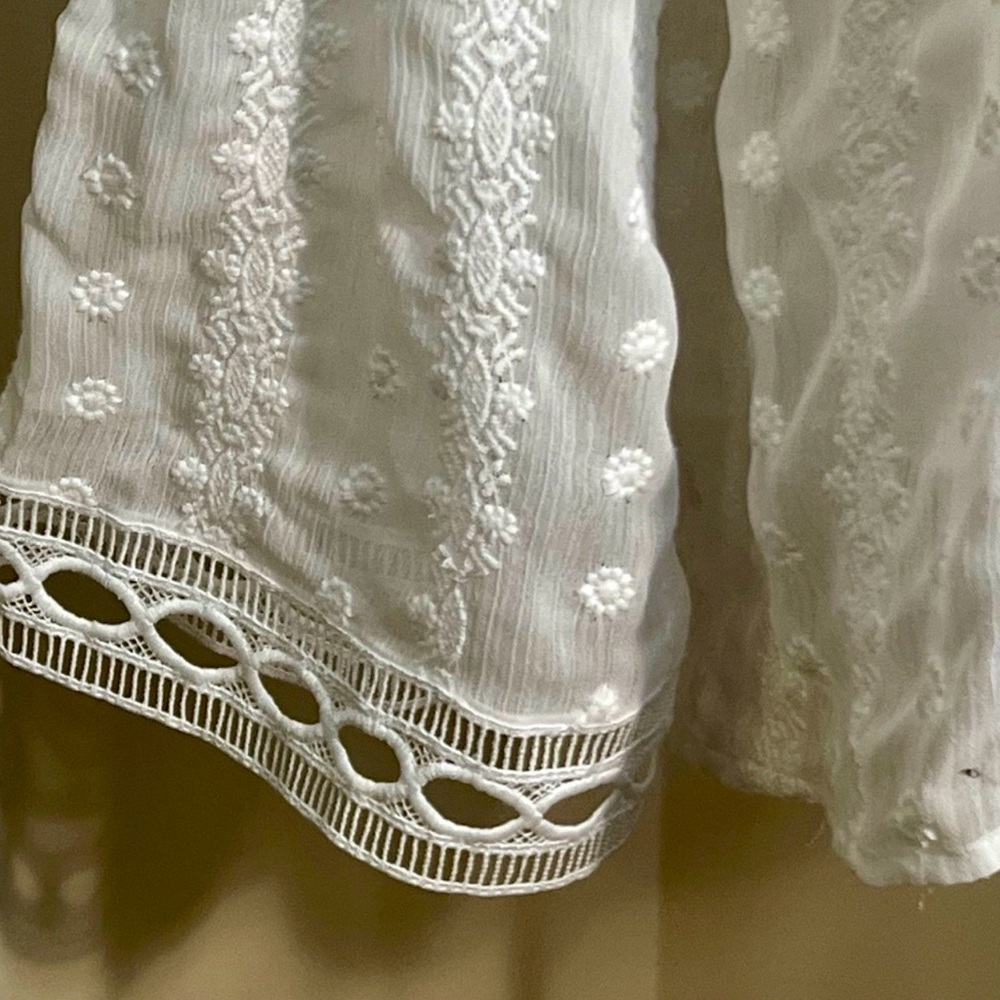 WHBM Embroidered Top - Picture 3 of 4